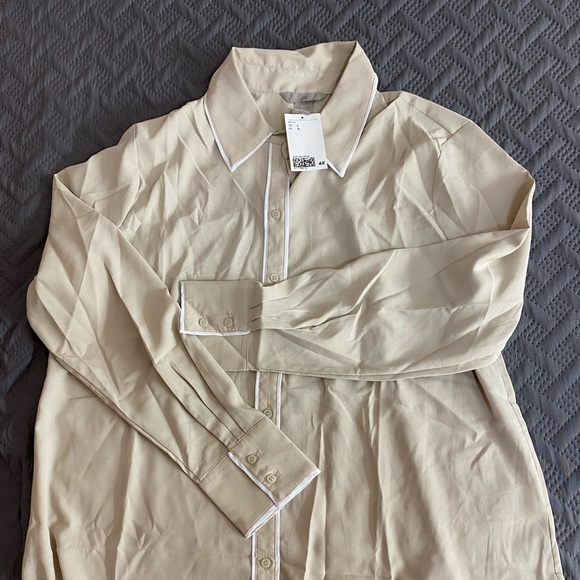 H&M blouse - Picture 2 of 3